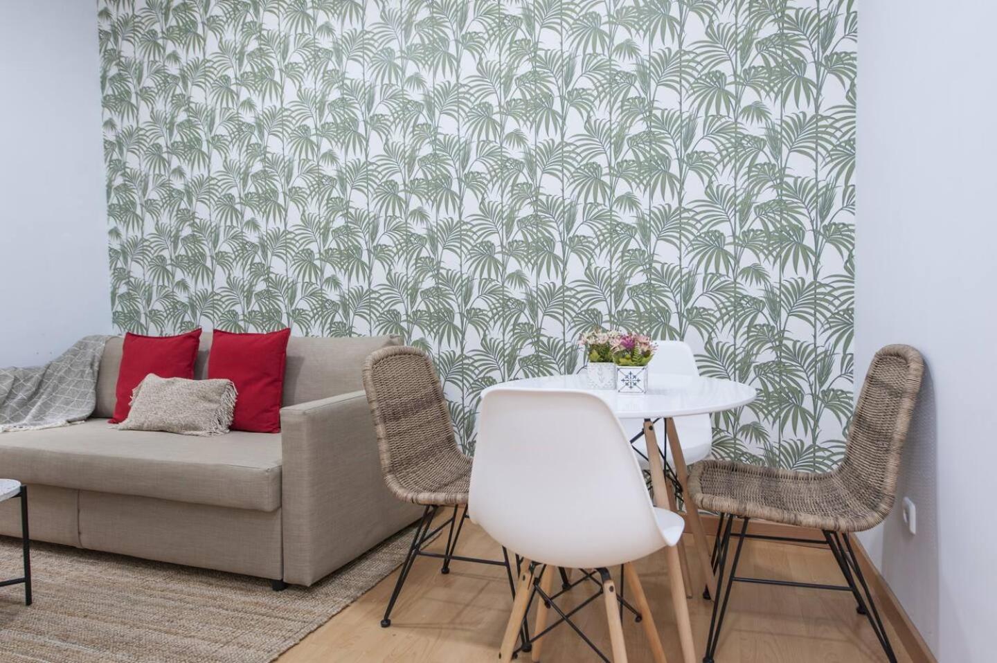 De Austrias - Your Refuge In La Latiina Apartment *