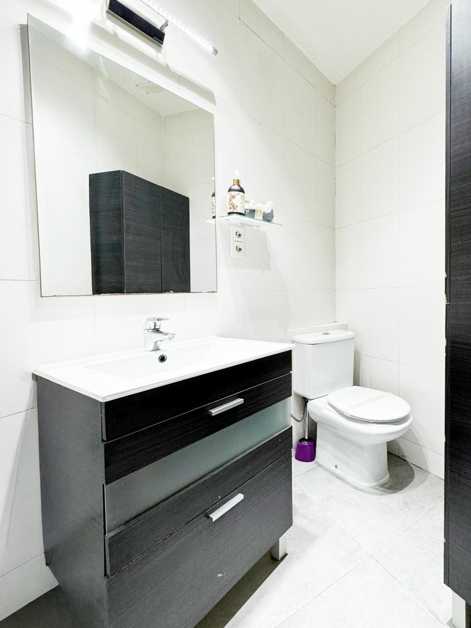 Bright, With A Patio And A Good Area Apartment