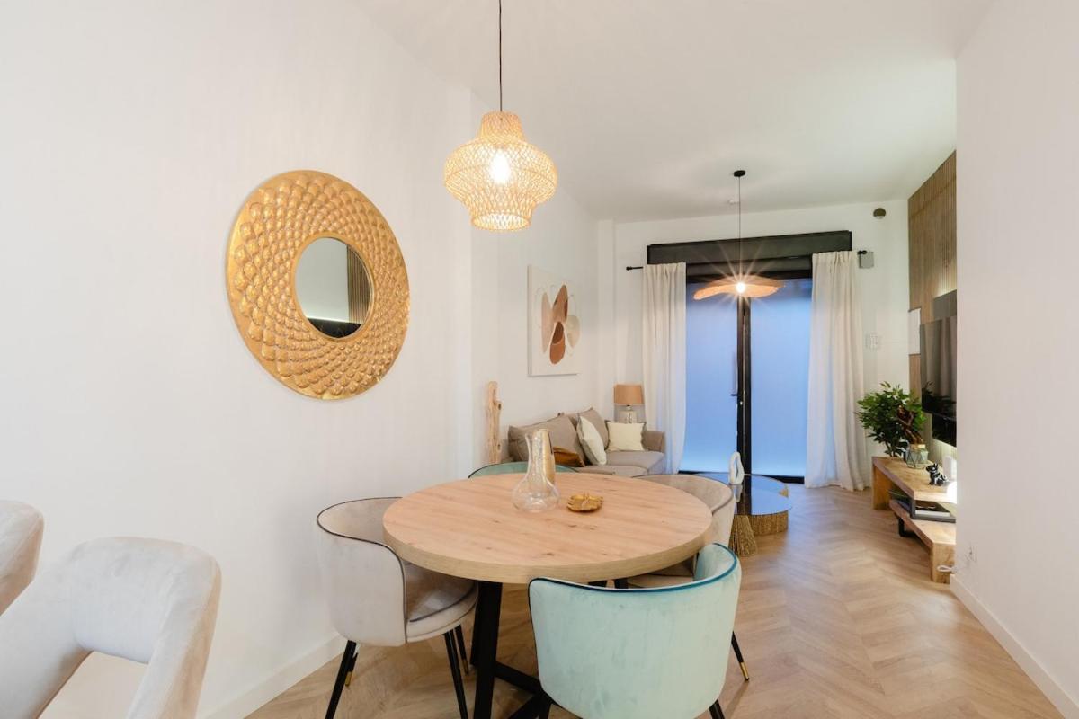 Luxury Apartment *