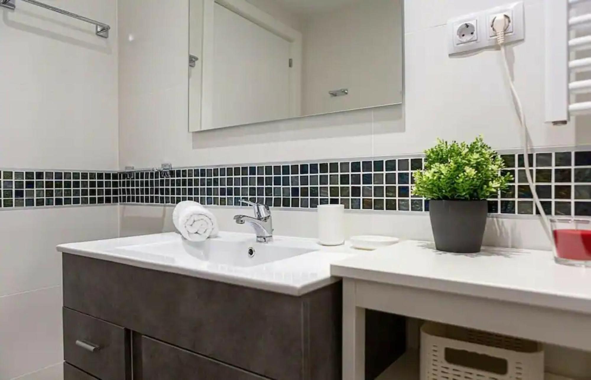 Apartment 2bedroom Duplex In Hortaleza Near Metro Madrid