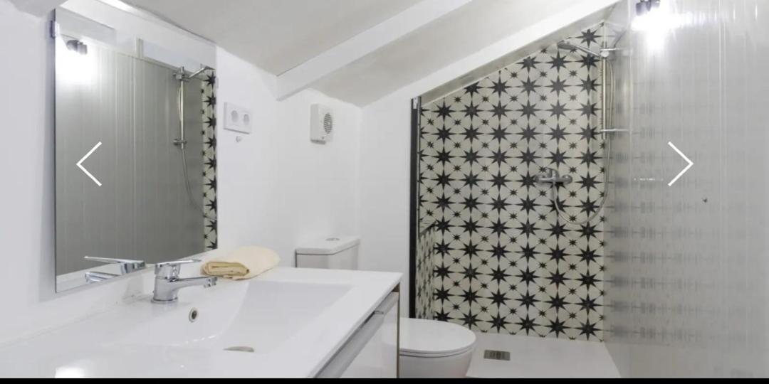 Guest house Casa Compartida Por Paulinas Madrid