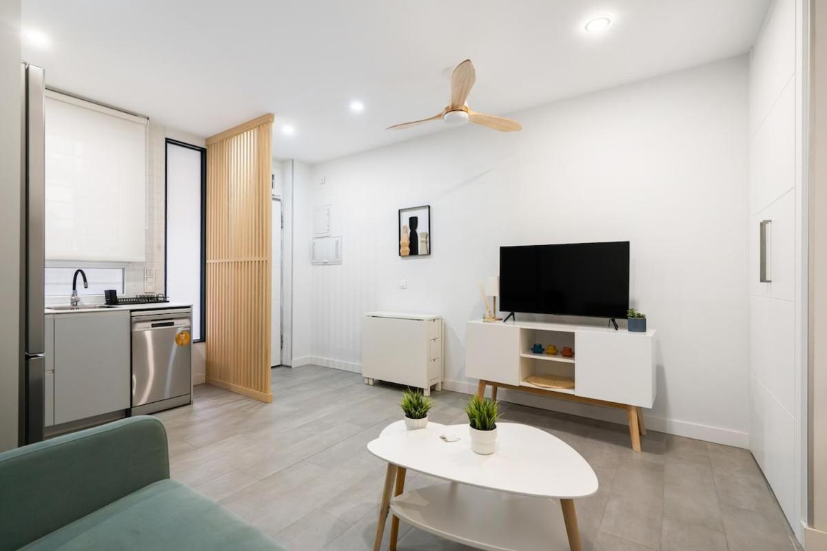 Apartment Cozy 2a In Ciudad Lineal For 4 Pax - Zigia A