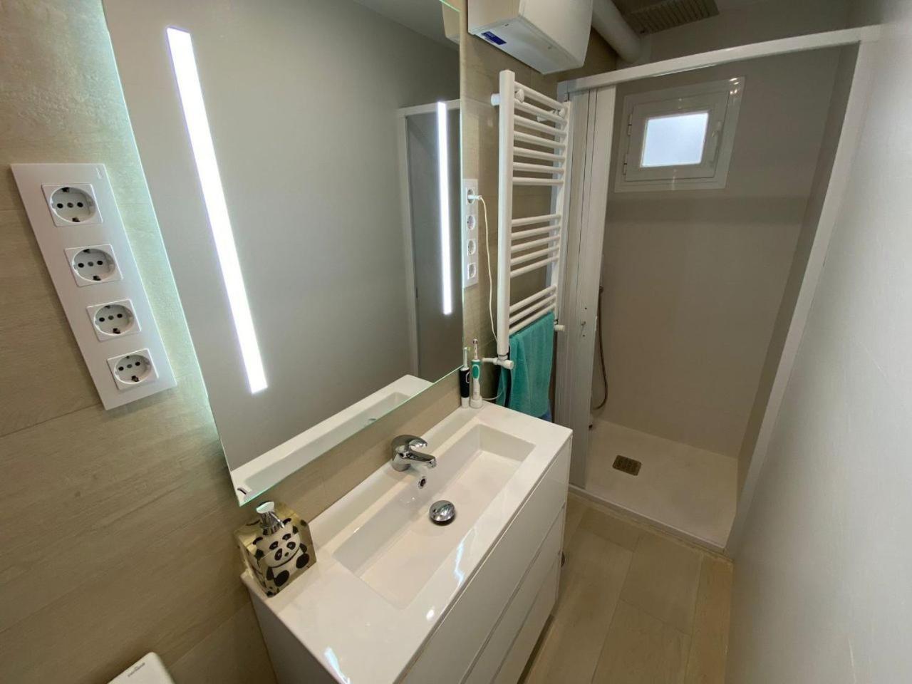 Doble Con Tv65 Apartment