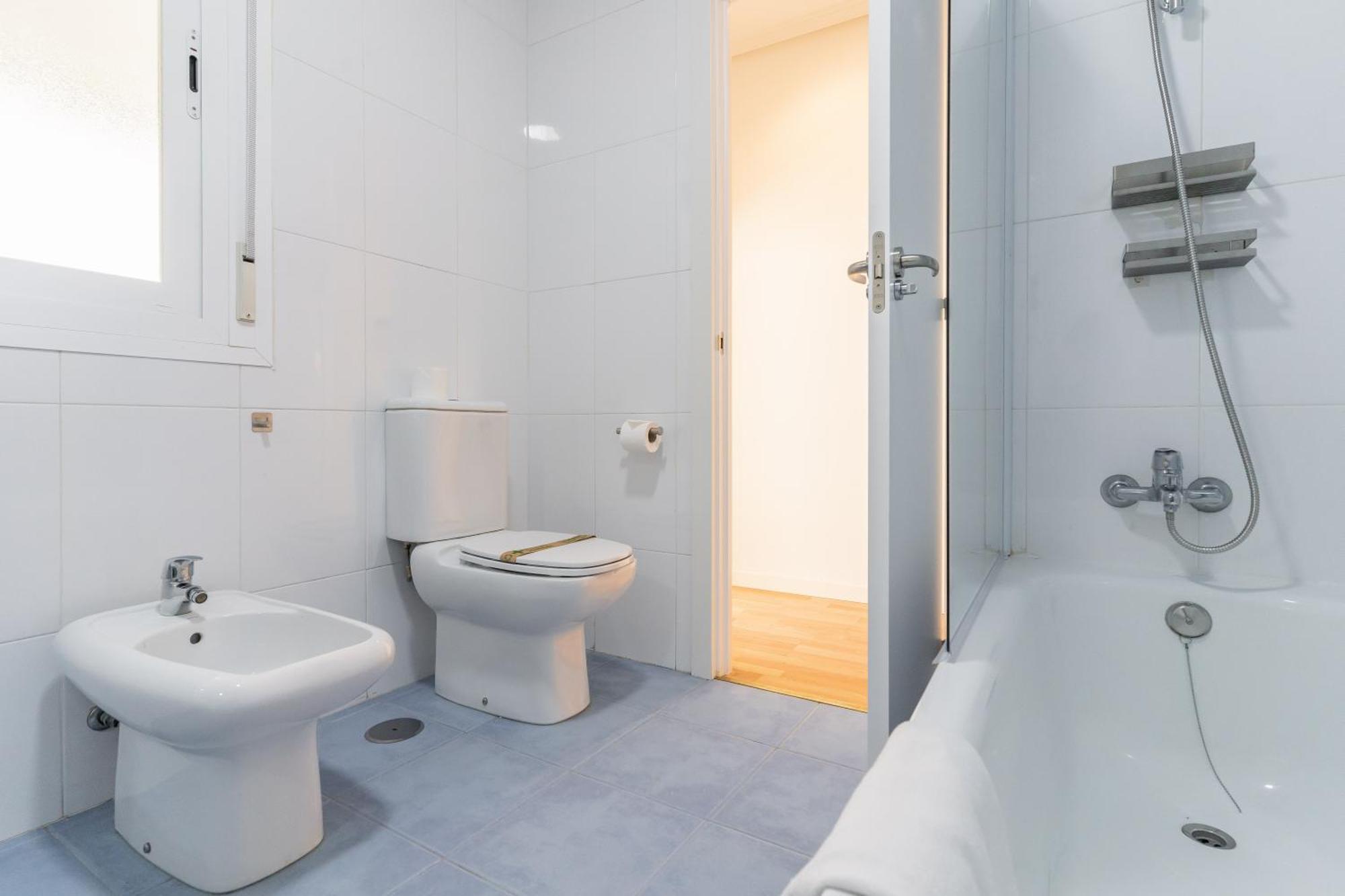 Cozy With Pool -1bedroom 1bathroom-bernabeu Apartment