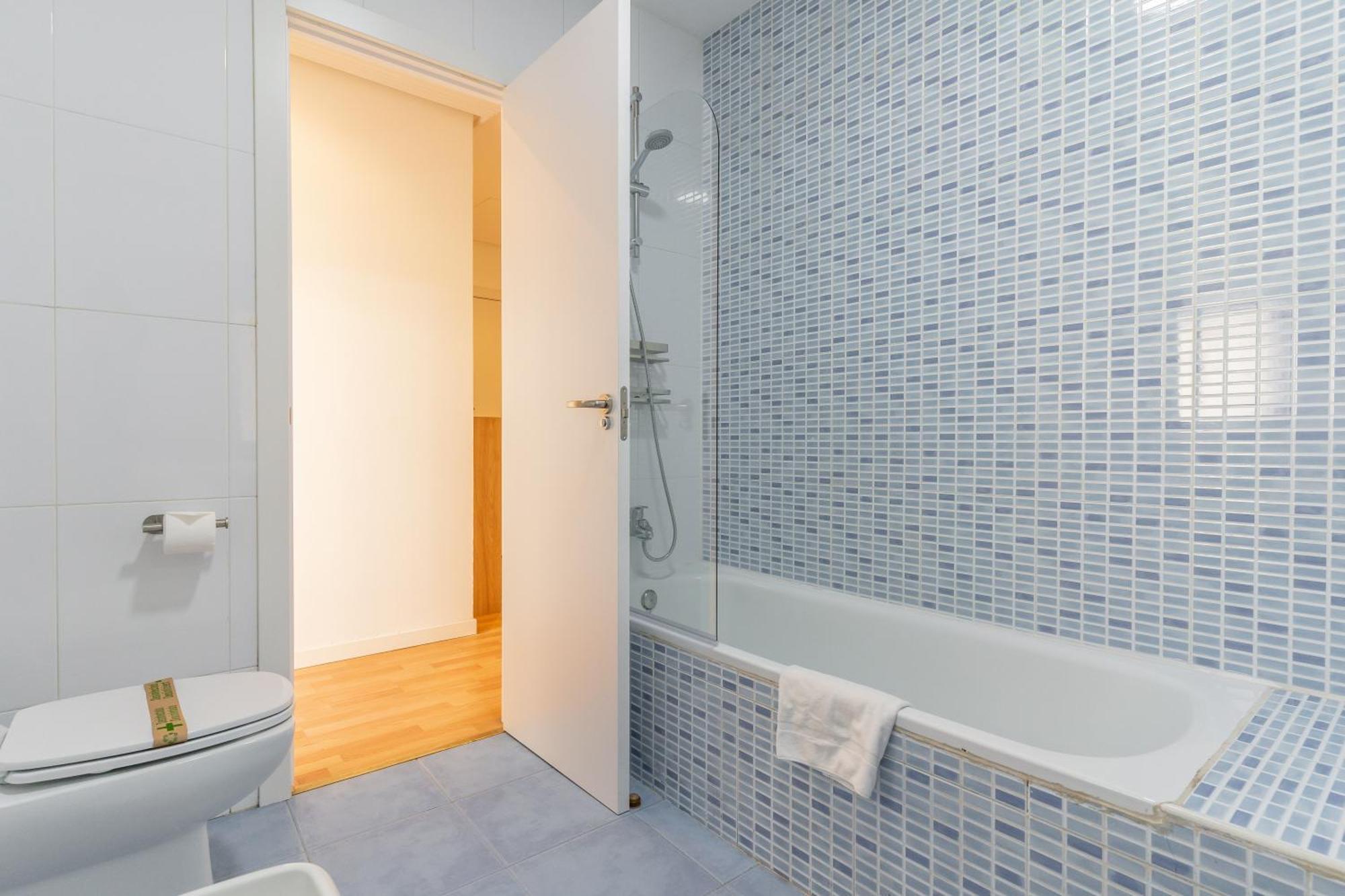 Cozy With Pool -1bedroom 1bathroom-bernabeu Apartment *