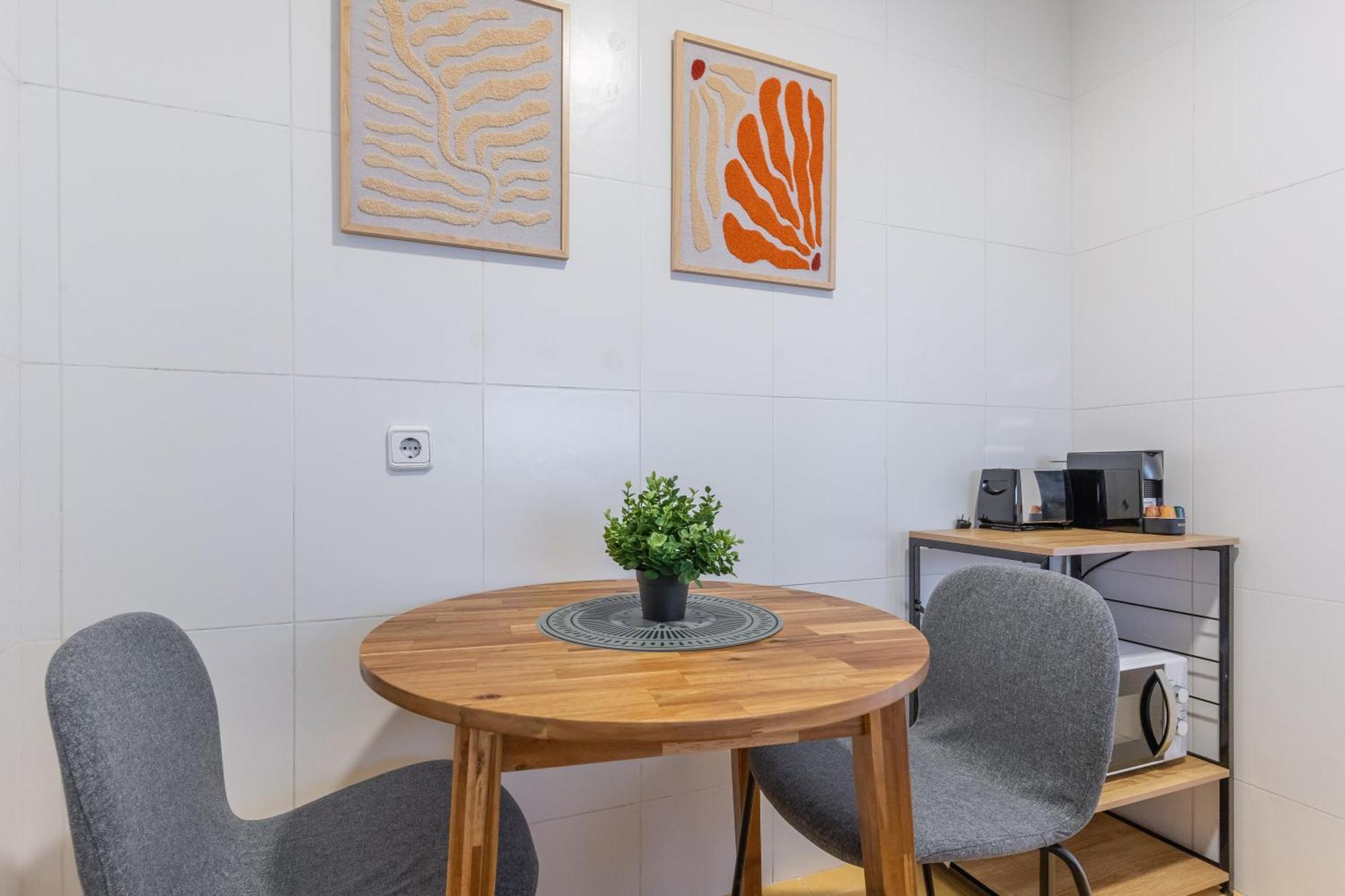 Cozy With Pool -1bedroom 1bathroom-bernabeu Apartment Madrid
