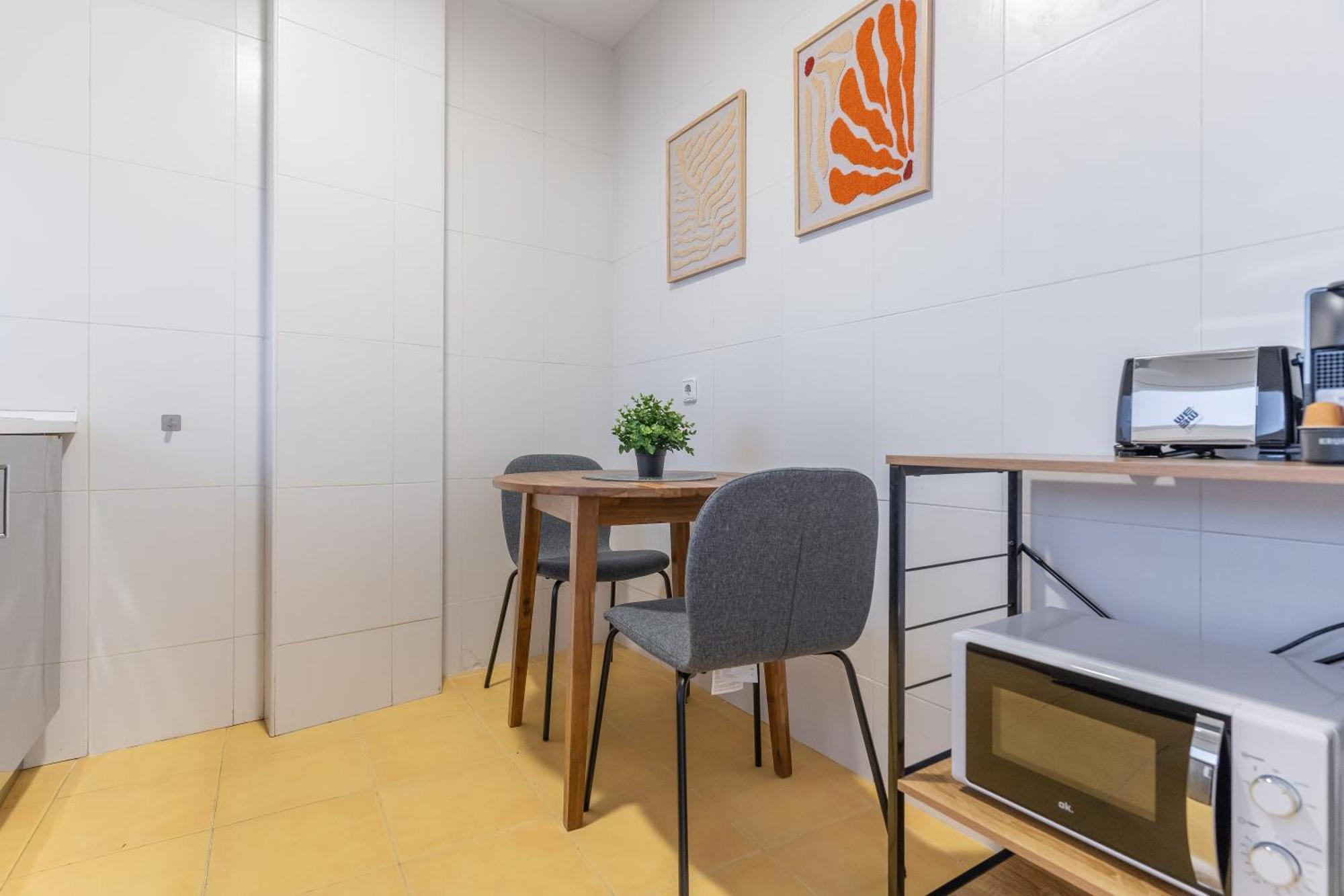 Cozy With Pool -1bedroom 1bathroom-bernabeu Apartment