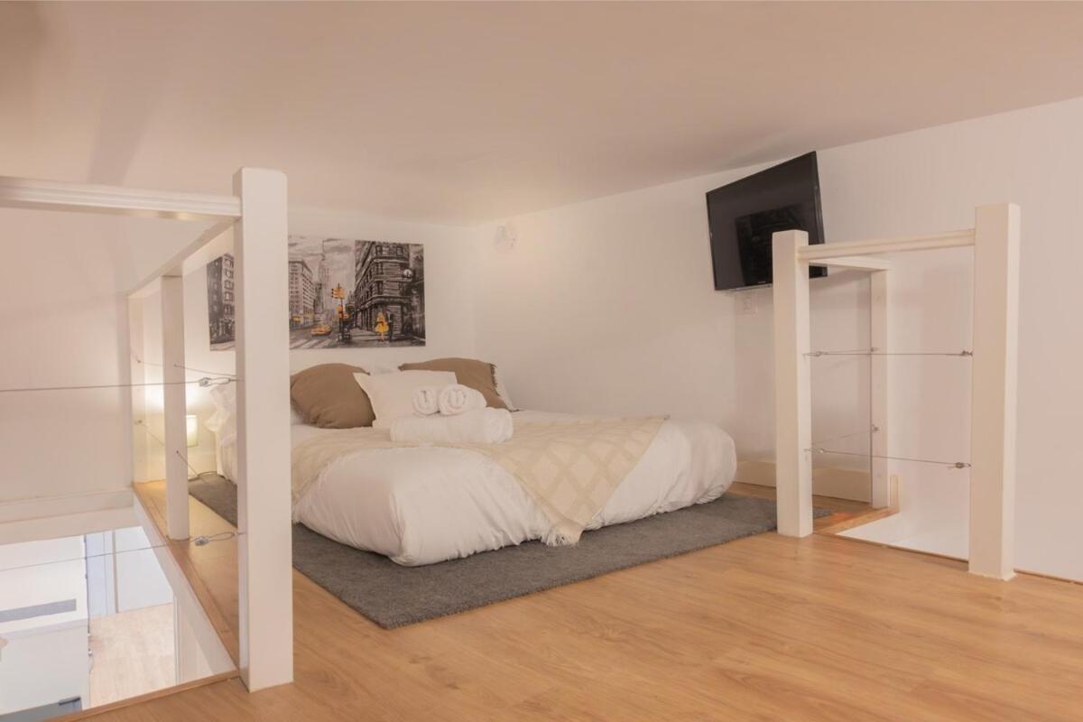 Modern, Temporary, And Practical In Chamberi Var12 *