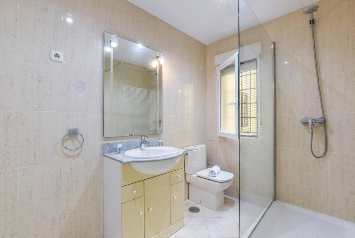 Apartment Charming Overlooking Plaza Mayor Madrid