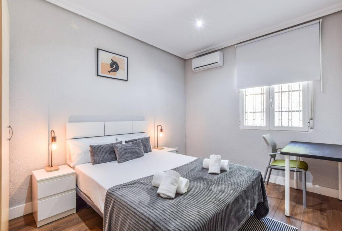 Charming Overlooking Plaza Mayor Apartment Madrid