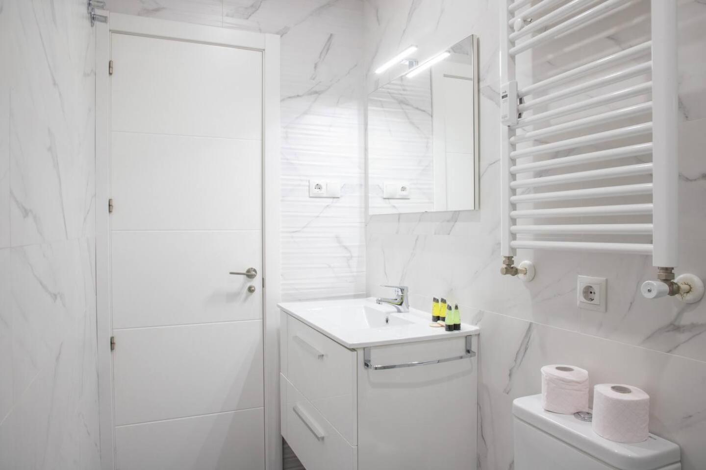 Retiro Chic - Estilo Y Paz En El Corazon De Apartment *