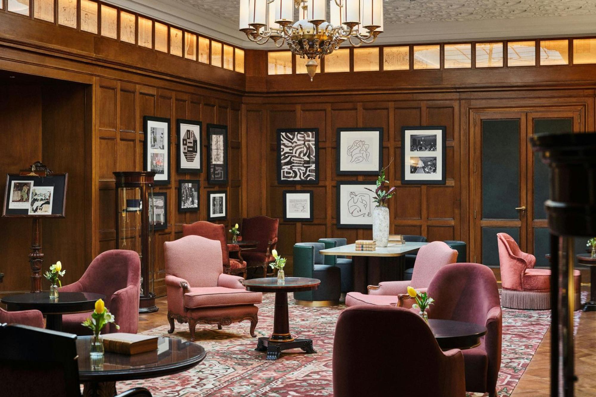 The Palace, A Luxury Collection Hotel, 5*