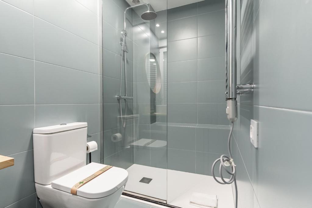 Apartment Cozy Renovated -1bd 1bath -anton Martin Madrid