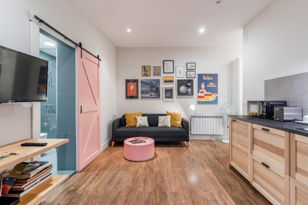 Cozy Renovated -1bd 1bath -anton Martin *