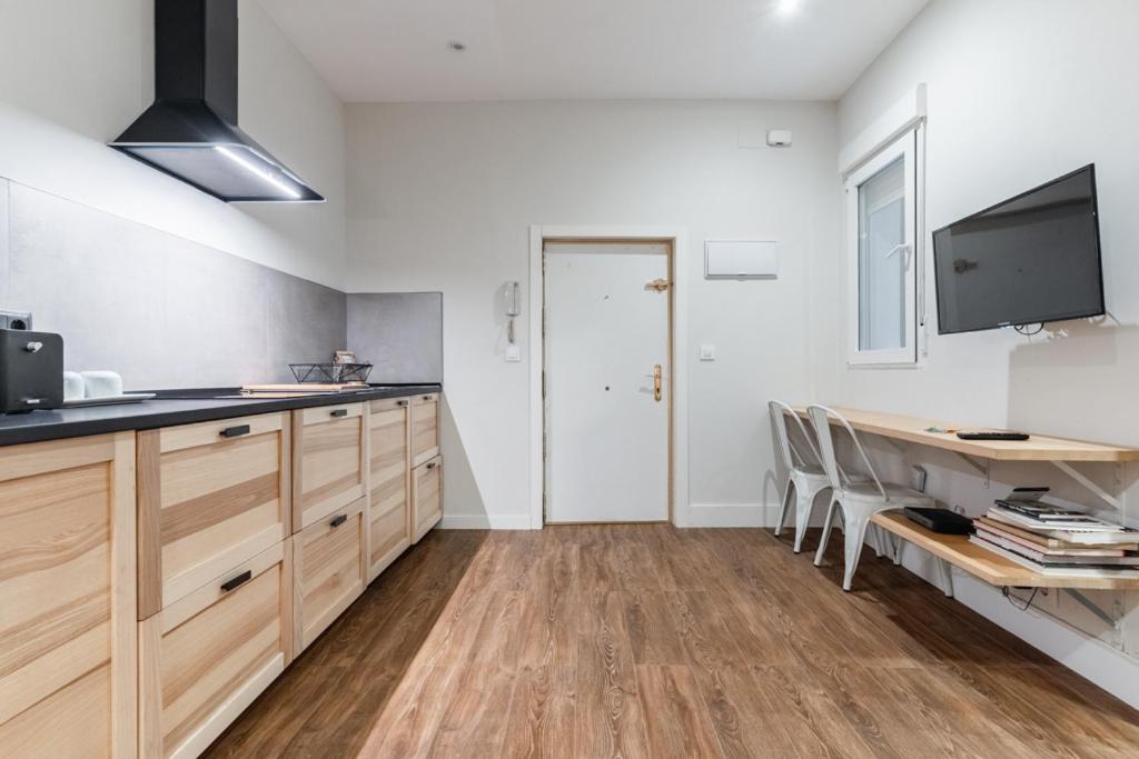 Cozy Renovated -1bd 1bath -anton Martin Apartment Madrid
