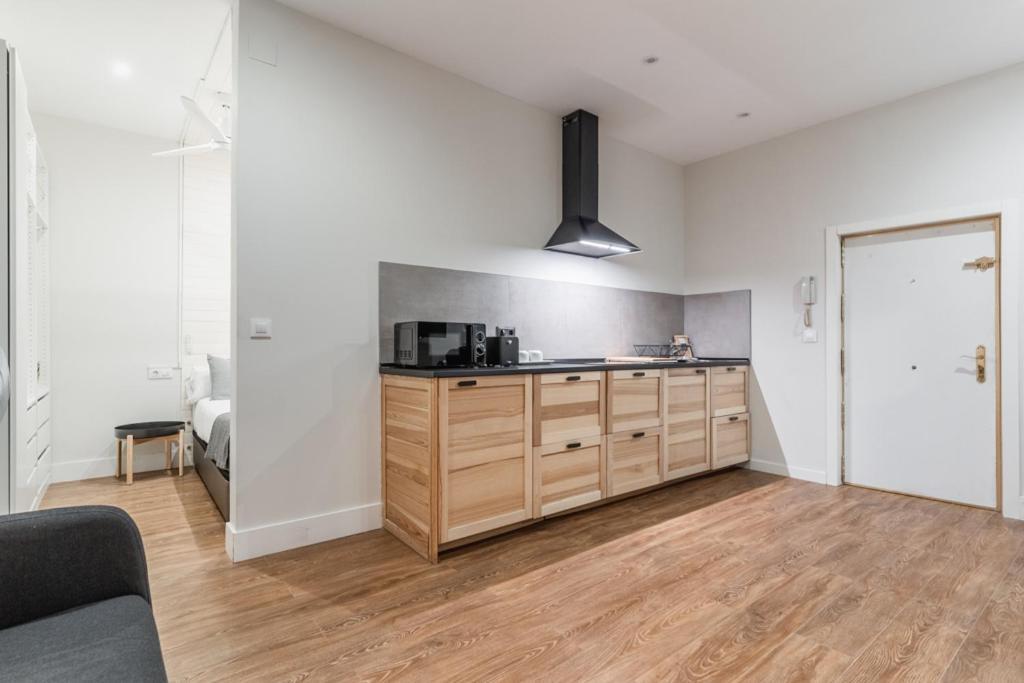 Apartment Cozy Renovated -1bd 1bath -anton Martin