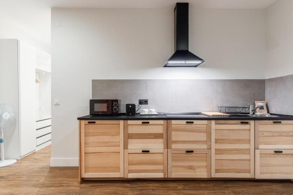 Cozy Renovated -1bd 1bath -anton Martin Apartment Madrid