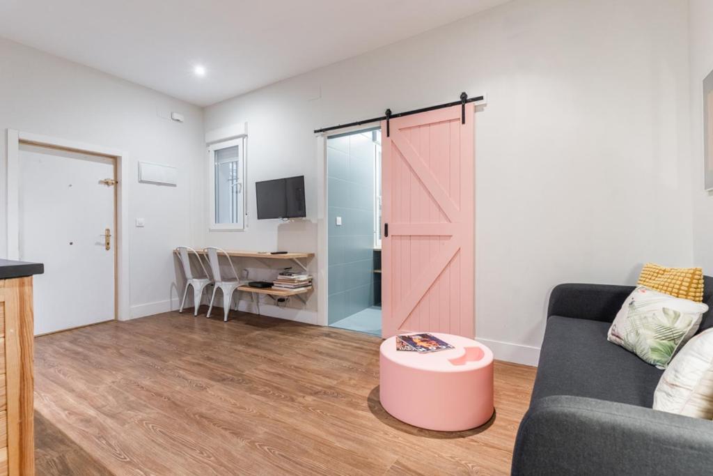 Apartment Cozy Renovated -1bd 1bath -anton Martin Madrid