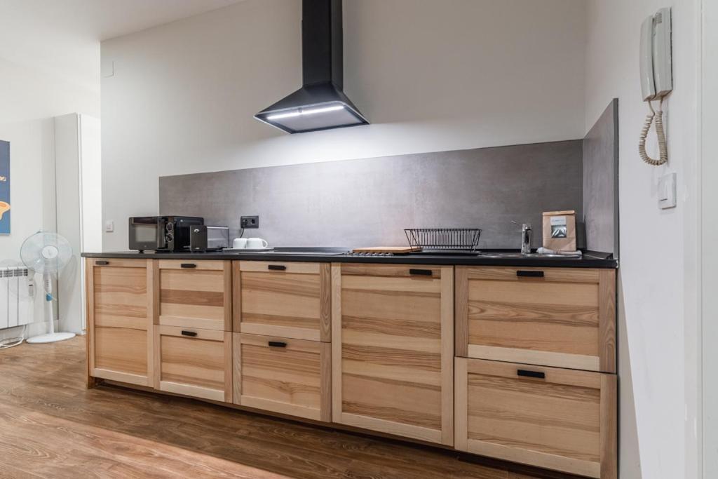 Apartment Cozy Renovated -1bd 1bath -anton Martin *