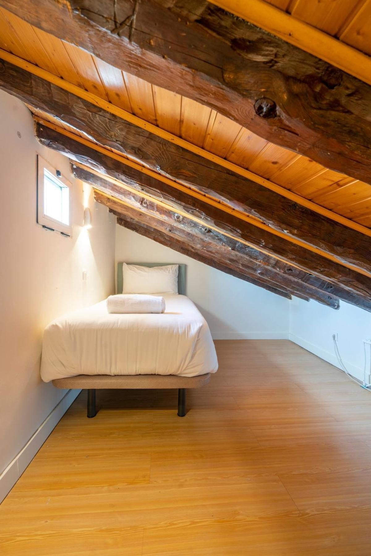 Cb10 - Stylish Modern Apartment- 5-minute Walk To Gran Via *