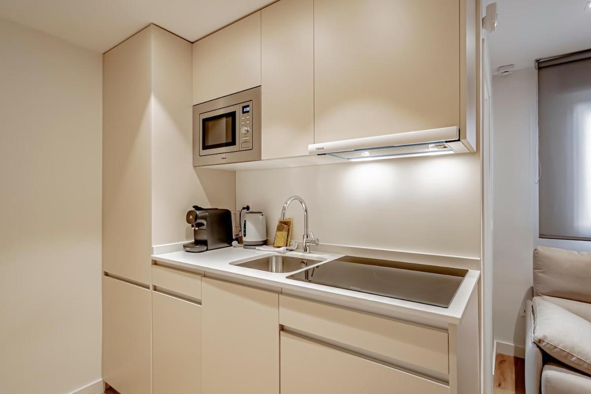 Cb10 - Stylish Modern Apartment- 5-minute Walk To Gran Via Lejlighed *