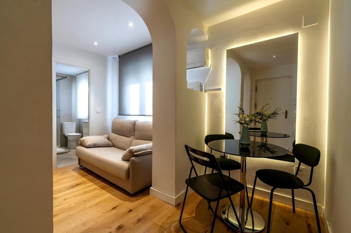 Cb10 - Stylish Modern Apartment- 5-minute Walk To Gran Via *