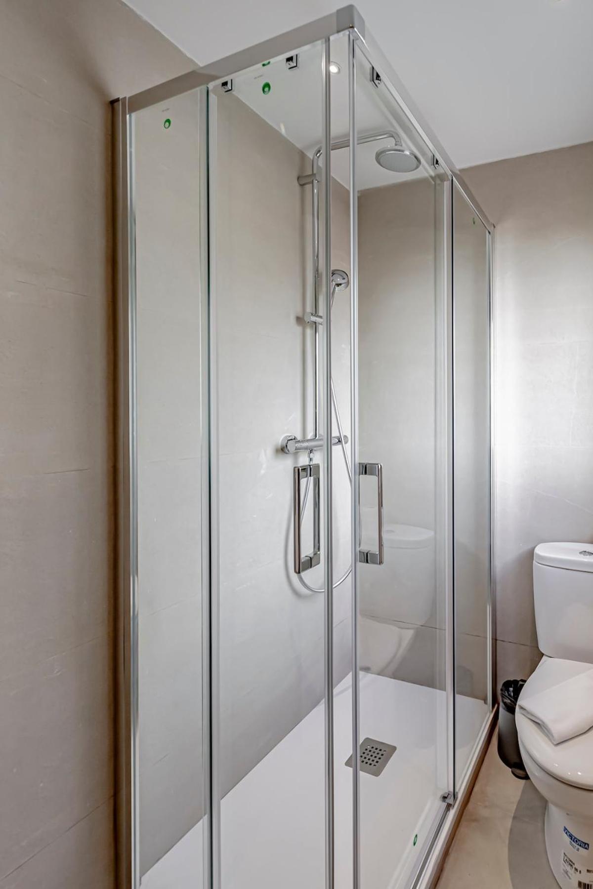Cb10 - Stylish Modern Apartment- 5-minute Walk To Gran Via * Madrid