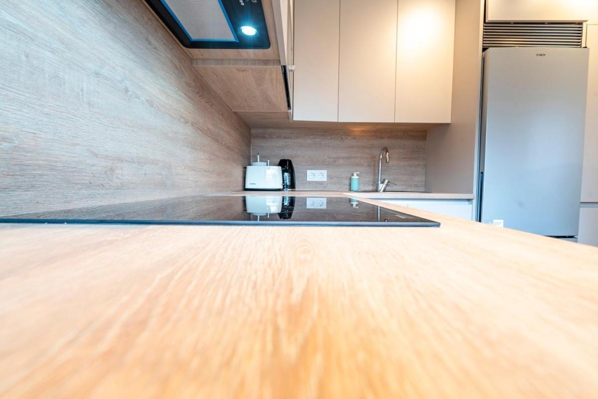 Apartment F132 Brand New Design - Feria Madrid