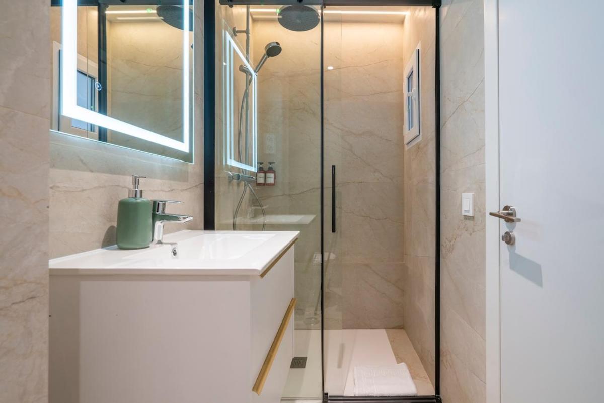 Apartment F132 Brand New Design - Feria Madrid