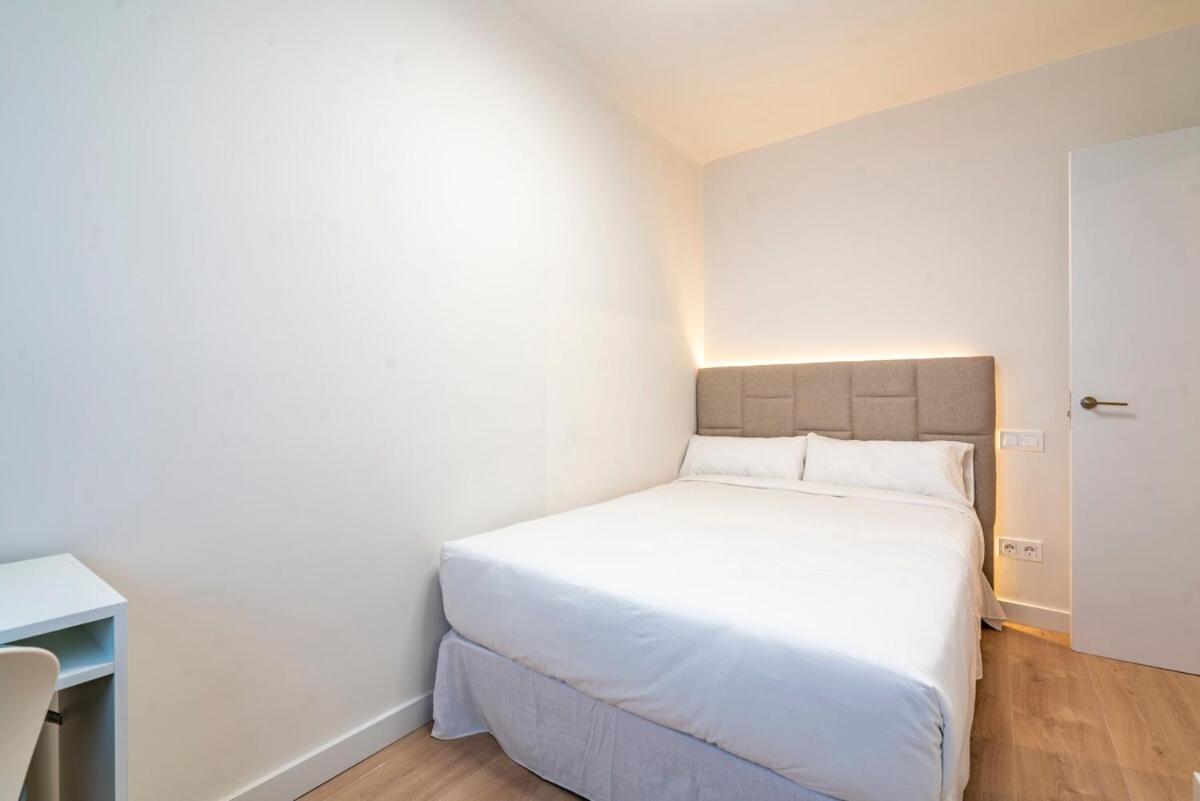 Apartment F132 Brand New Design - Feria Madrid
