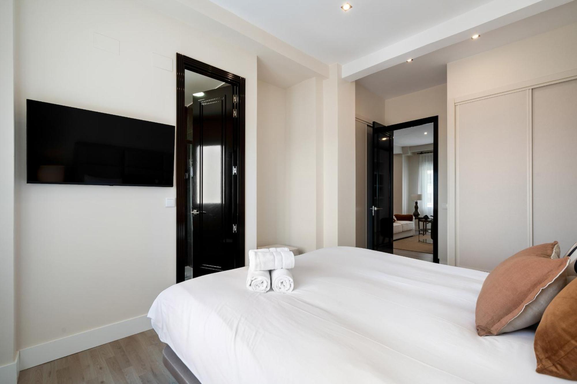Apartment Gran Via Panorama Syline 6pax Alquiler Temporal Madrid