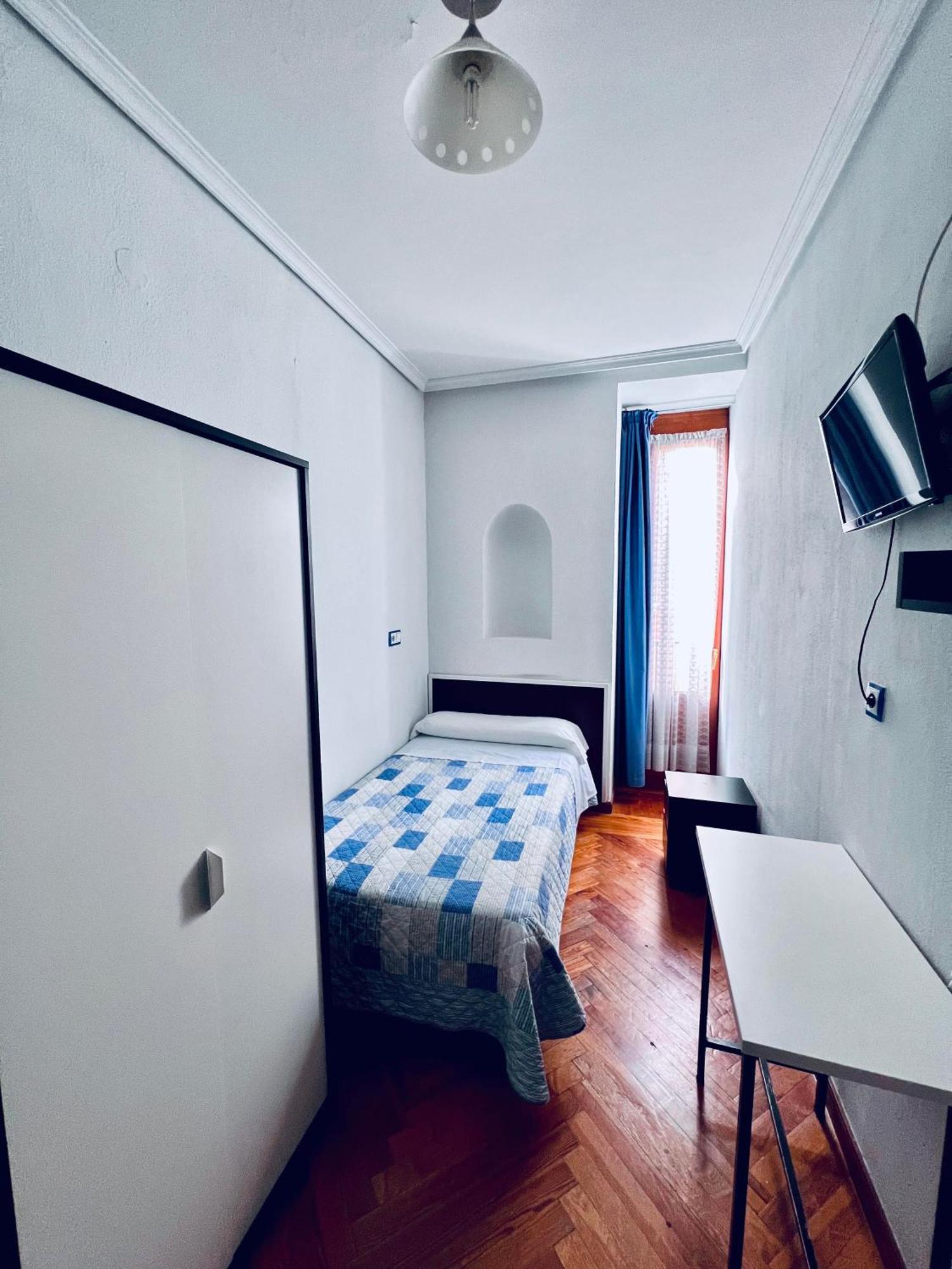 Conde De Alba Guest house *