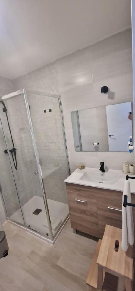 Market Martinez De La Riva III Apartment *