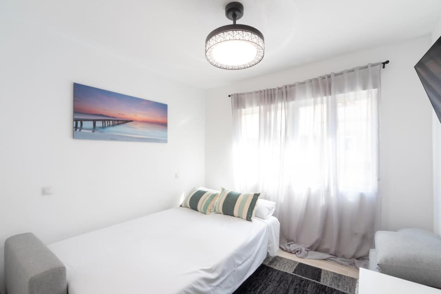 Apartment Market Martinez De La Riva III