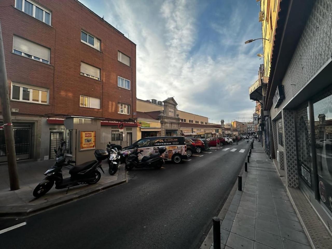 Market Martinez De La Riva III Apartment