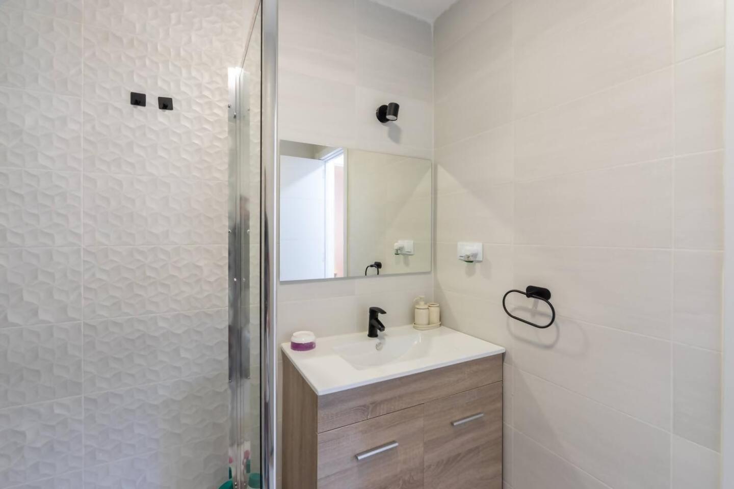 Market Martinez De La Riva Iii Apartment *