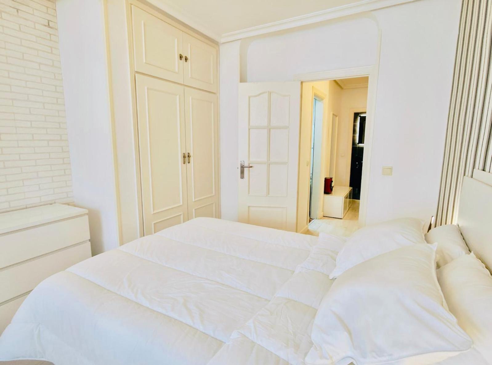 Centro - Gran Via - Callao Apartment
