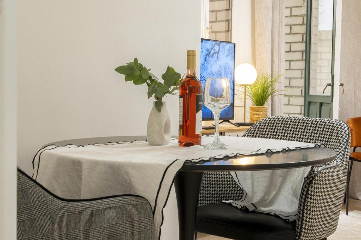 Apartment Temporary In The Center Of Pez14 *
