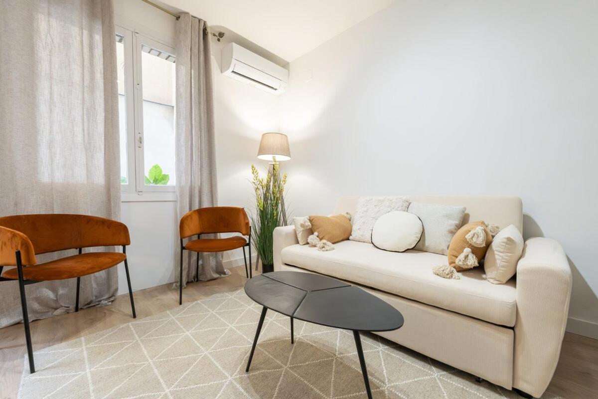 Temporary In The Center Of Pez14 Apartment