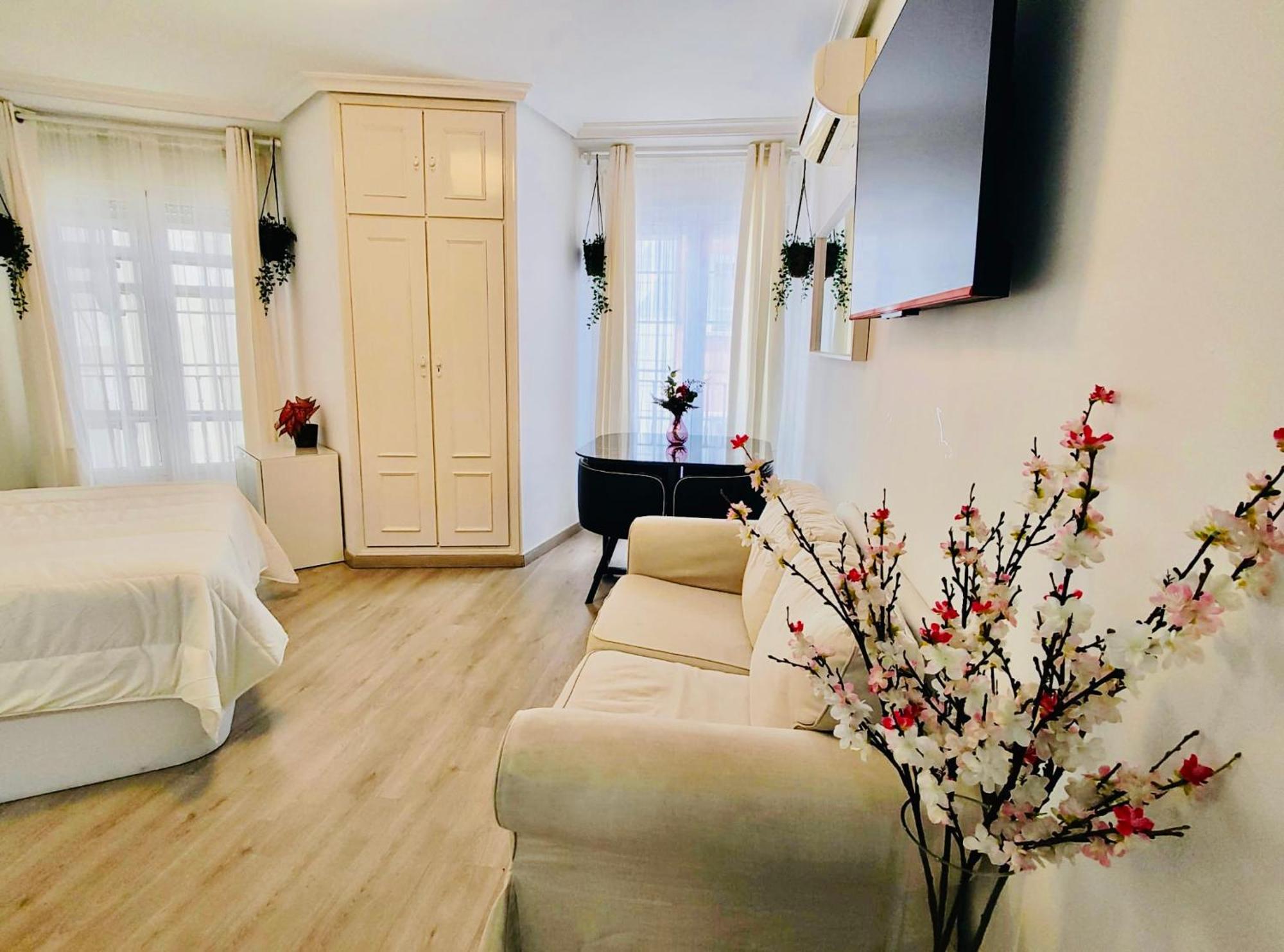 Centro En Gran Via - Callao - Sol Apartment *