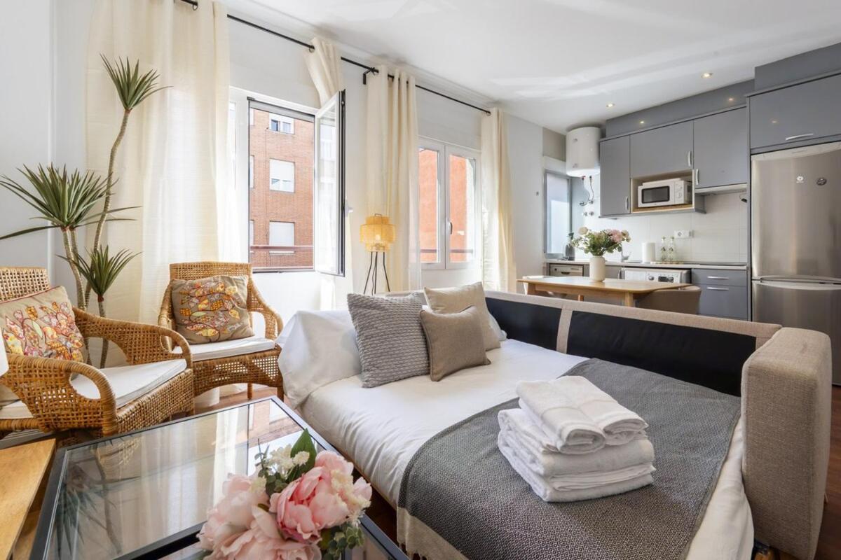 Apartment For Acogedor De 1 Temporal Mal72b *