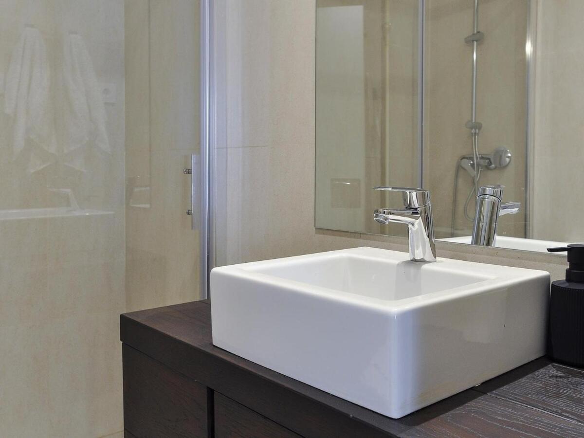 Fantastic In Puerta Del Sol Apartment Madrid