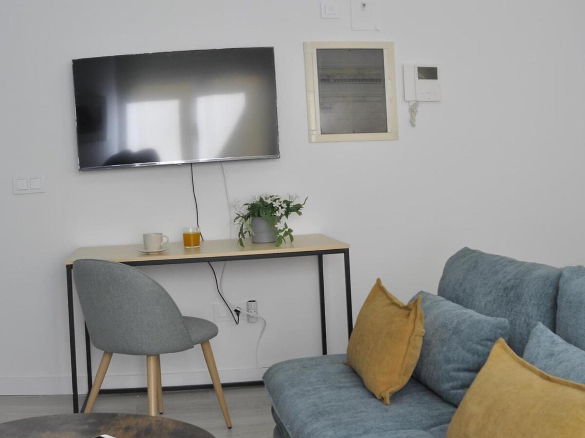 Fantastic In Puerta Del Sol Apartment *