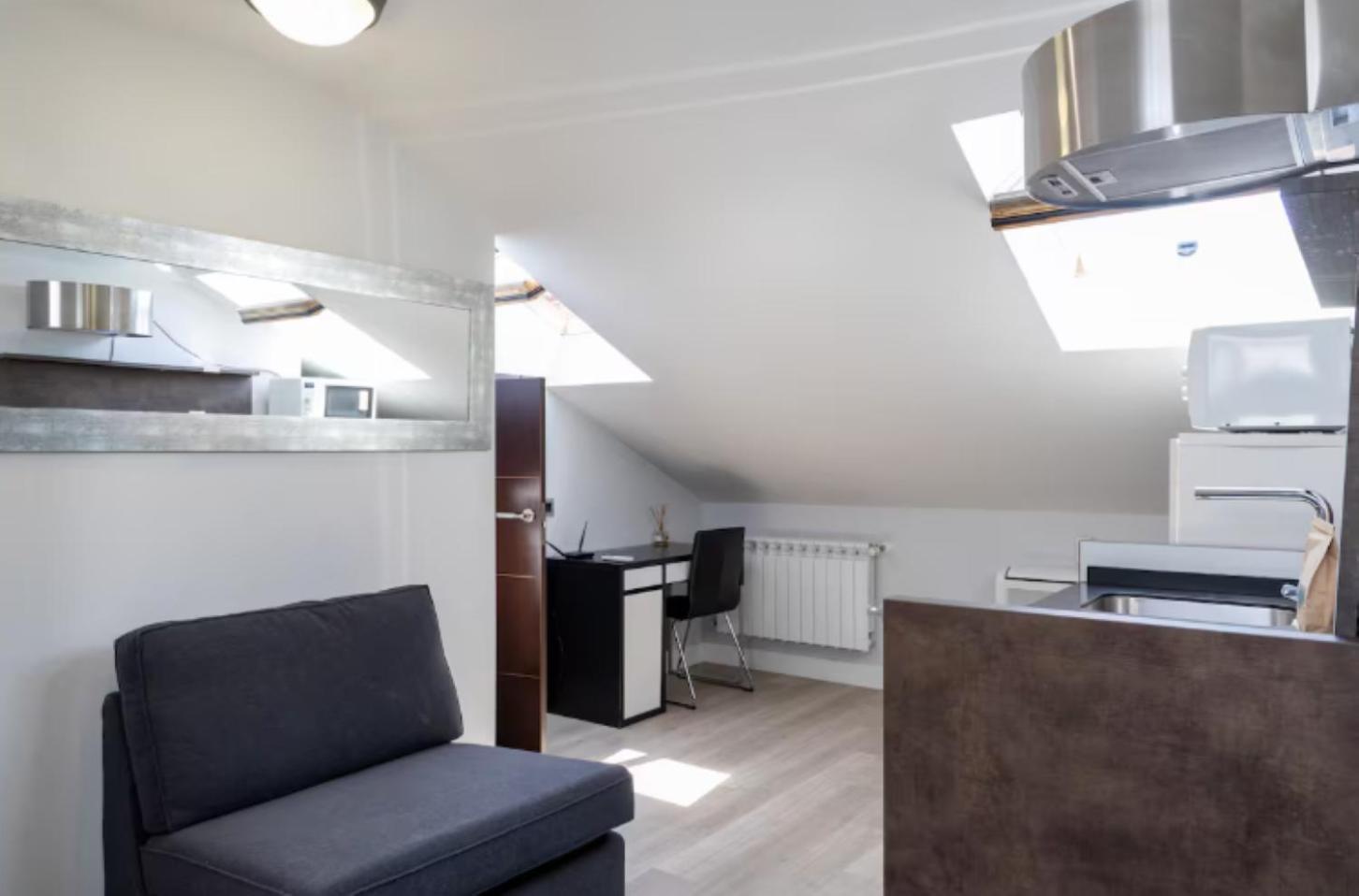 Experience From A Unique & Elegant Penthouse Apartment *