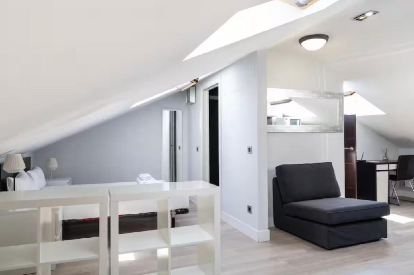 Apartment Experience From A Unique & Elegant Penthouse *