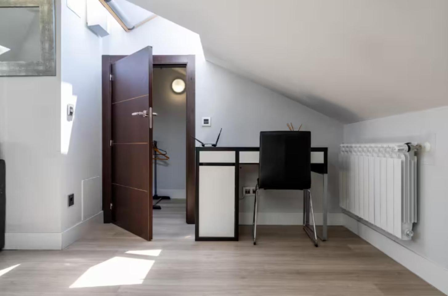 Apartment Experience From A Unique & Elegant Penthouse Madrid