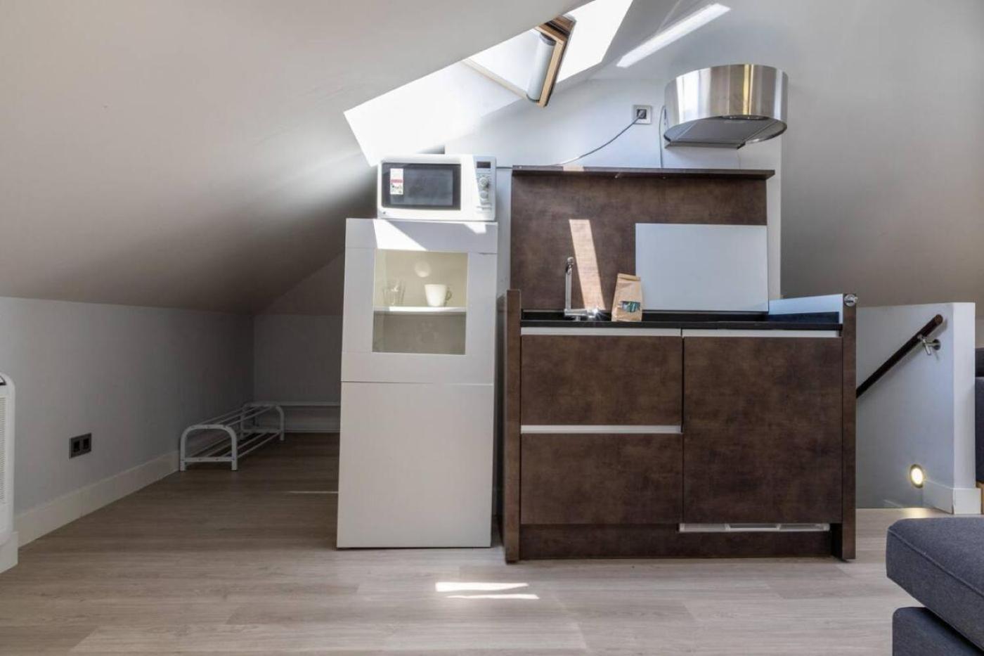 Experience From A Unique & Elegant Penthouse Apartment *