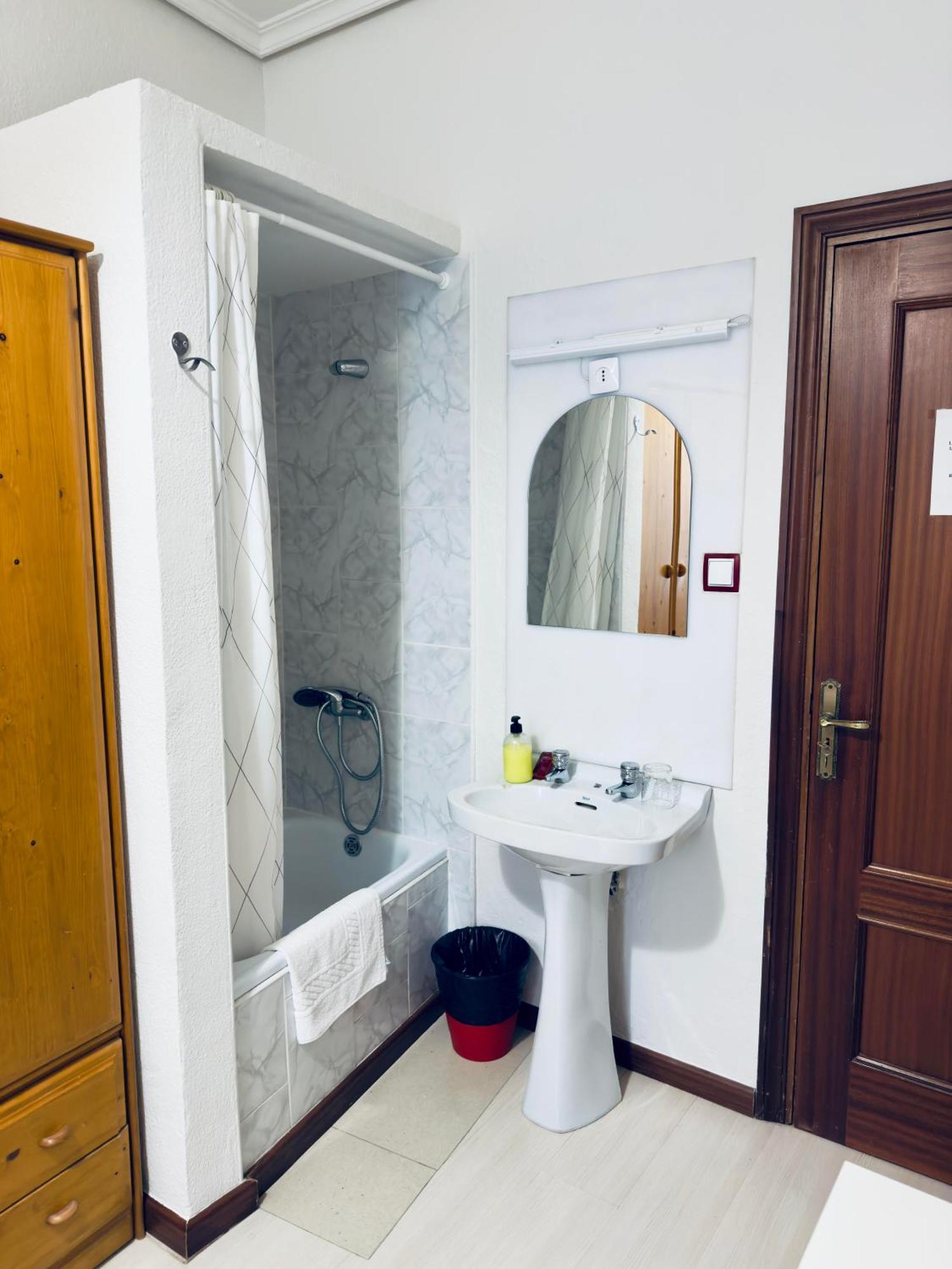 Conde De Alba Guest house Madrid