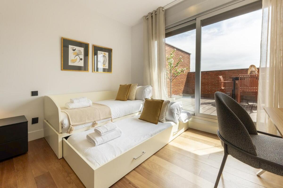 Apartamento Temporary 3-bedroom Duplex In Downtown Bas15 *