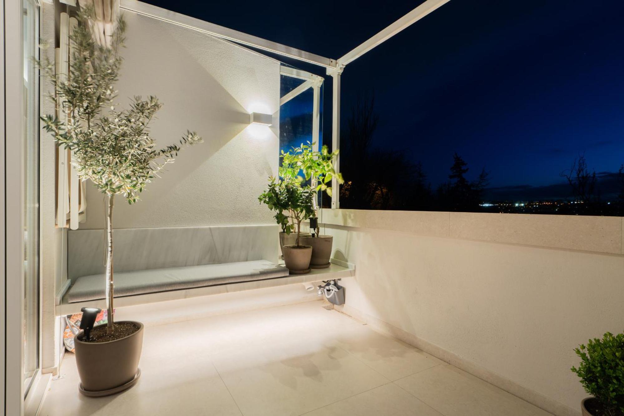 Atico Con Terraza De Diseno En El Corazon De La Latina Alquiler Temporal *